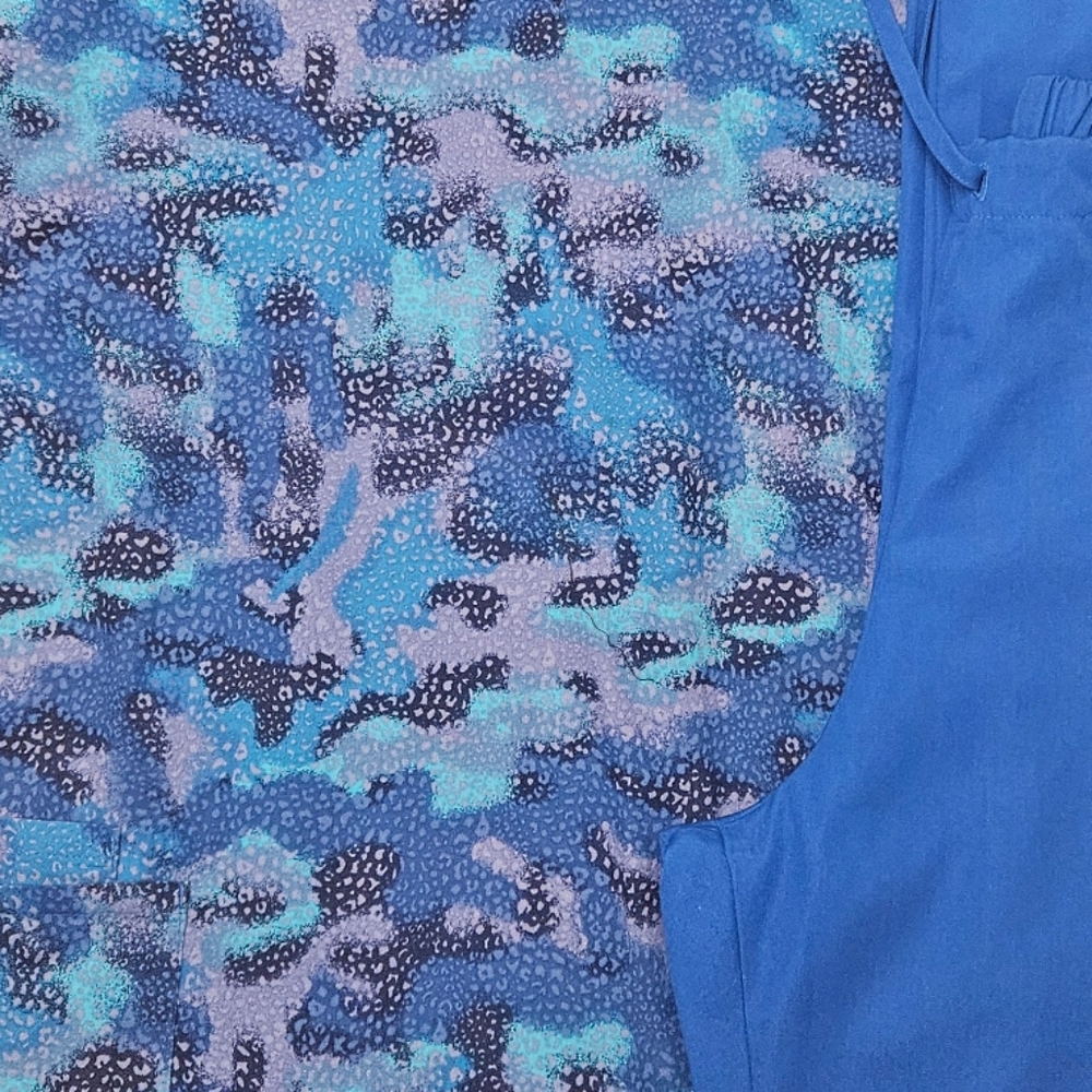 scrub set - Picture 2 of 2